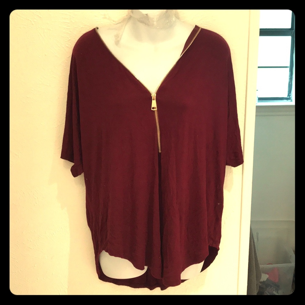 🍭NWOT Burgundy w/ Gold Zipper Top SzXL🍭